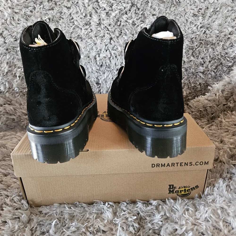 Woman's Boots Dr. Martens Vegan Devon Velvet Platform Boots - Picture 5 of 16